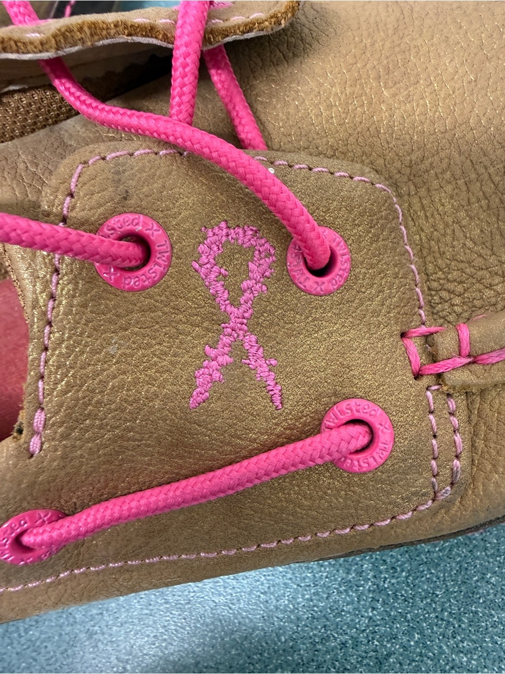 Twisted X Breast Cancer Awareness Leather Loafers Women’s 8.5 Tan - Picture 14 of 16